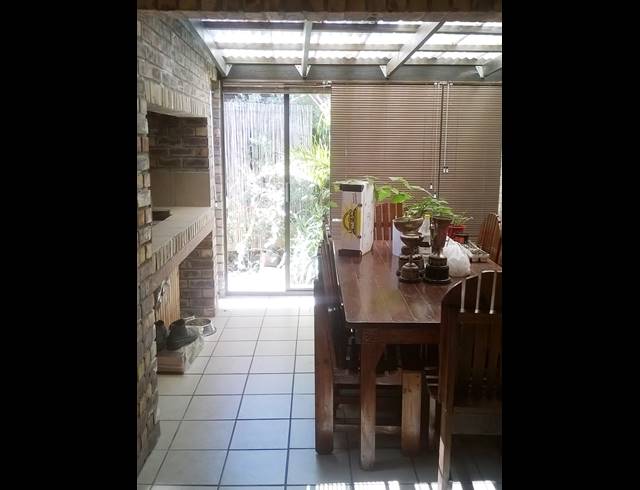 2 BEDROOM TOWNHOUSE RENTED IN LORRAINE